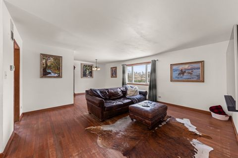 Tiny photo for 225 E Lincoln Avenue, Glendale Heights, IL 60139 (MLS # 12595862)