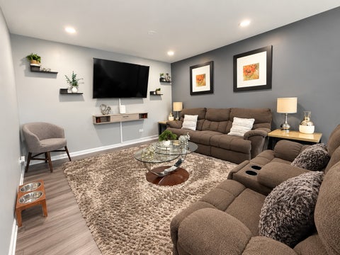 Tiny photo for 1331 S Finley Road #213, Lombard, IL 60148 (MLS # 12761391)