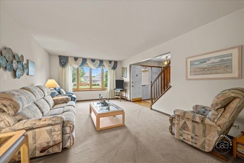 Tiny photo for 877 Malibu Court, Carol Stream, IL 60188 (MLS # 12465154)