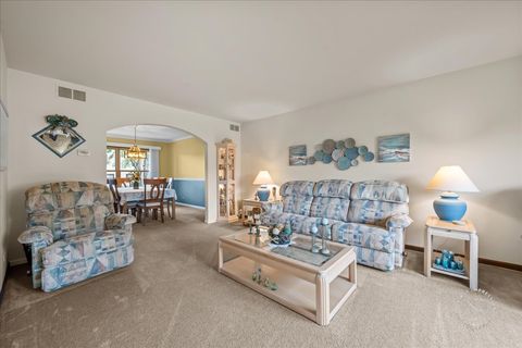 Tiny photo for 877 Malibu Court, Carol Stream, IL 60188 (MLS # 12465154)