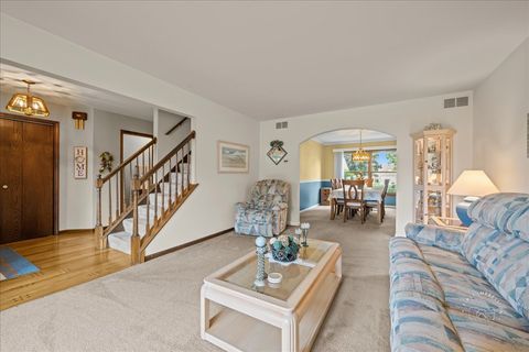 Tiny photo for 877 Malibu Court, Carol Stream, IL 60188 (MLS # 12465154)