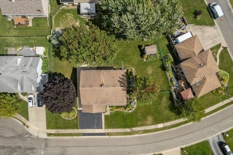 Tiny photo for 877 Malibu Court, Carol Stream, IL 60188 (MLS # 12465154)