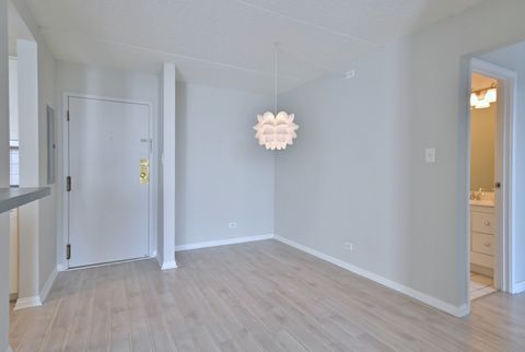 Tiny photo for 2015 S Finley Road #903, Lombard, IL 60148 (MLS # 12473428)