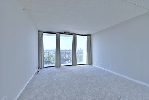 Tiny photo for 2015 S Finley Road #903, Lombard, IL 60148 (MLS # 12473428)