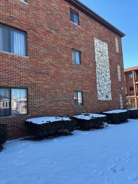 6323 W 64th Place 1D Chicago IL 60638