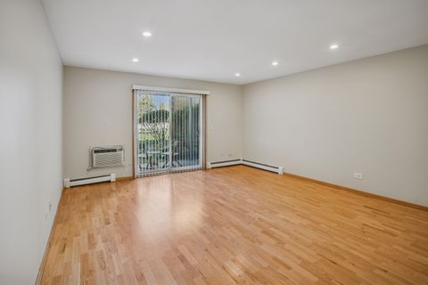 Tiny photo for 725 W Dempster Street #101, Des Plaines, IL 60016 (MLS # 12497907)