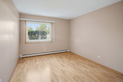 Tiny photo for 725 W Dempster Street #101, Des Plaines, IL 60016 (MLS # 12497907)