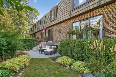 Tiny photo for 1403 SHERIDAN Road, Wilmette, IL 60091 (MLS # 12584498)