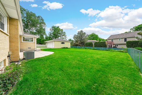Tiny photo for 330 Gareth Lane, Schaumburg, IL 60193 (MLS # 12653716)