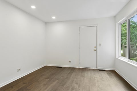 Tiny photo for 820 Golf Lane, Lake Barrington, IL 60010 (MLS # 12757521)
