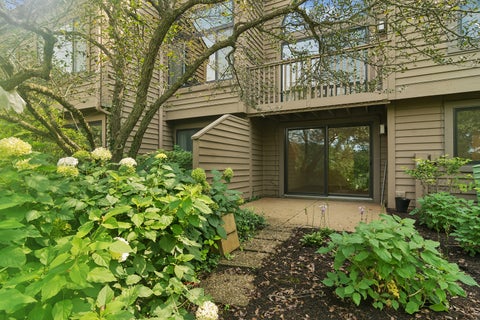 Tiny photo for 820 Golf Lane, Lake Barrington, IL 60010 (MLS # 12757521)