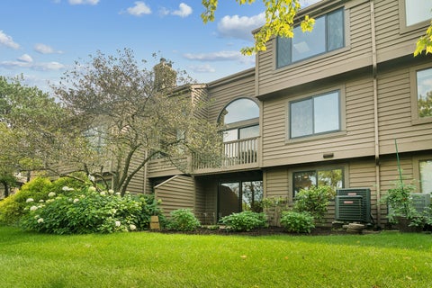 Tiny photo for 820 Golf Lane, Lake Barrington, IL 60010 (MLS # 12757521)