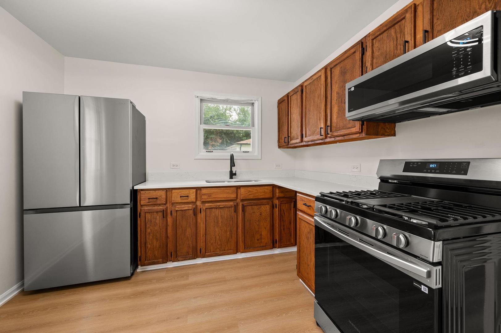 2115 W 175th Street