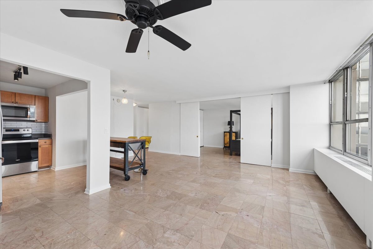 655 W Irving Park Road 906