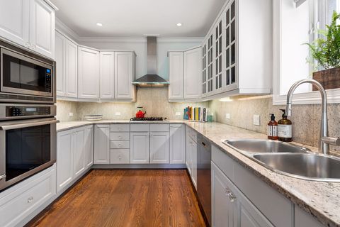Tiny photo for 1418 N LaSalle Drive #3, Chicago, IL 60610 (MLS # 12686756)