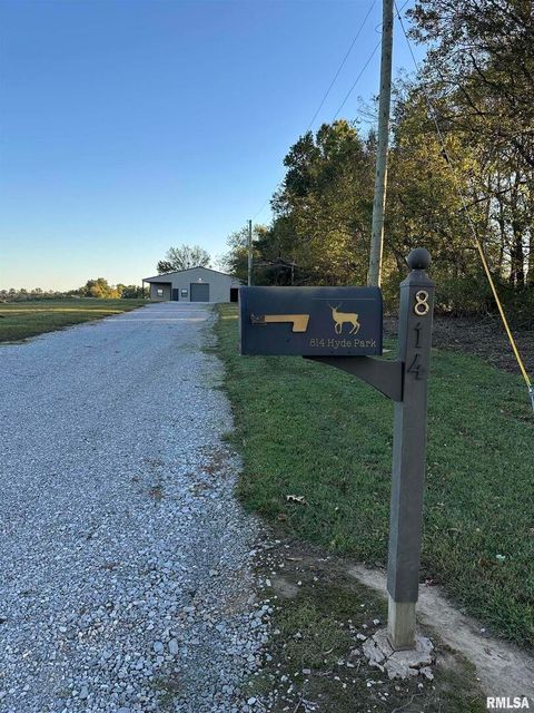 Tiny photo for 814 HYDE PARK Road, Royalton, IL 62983 (MLS # EB460196)