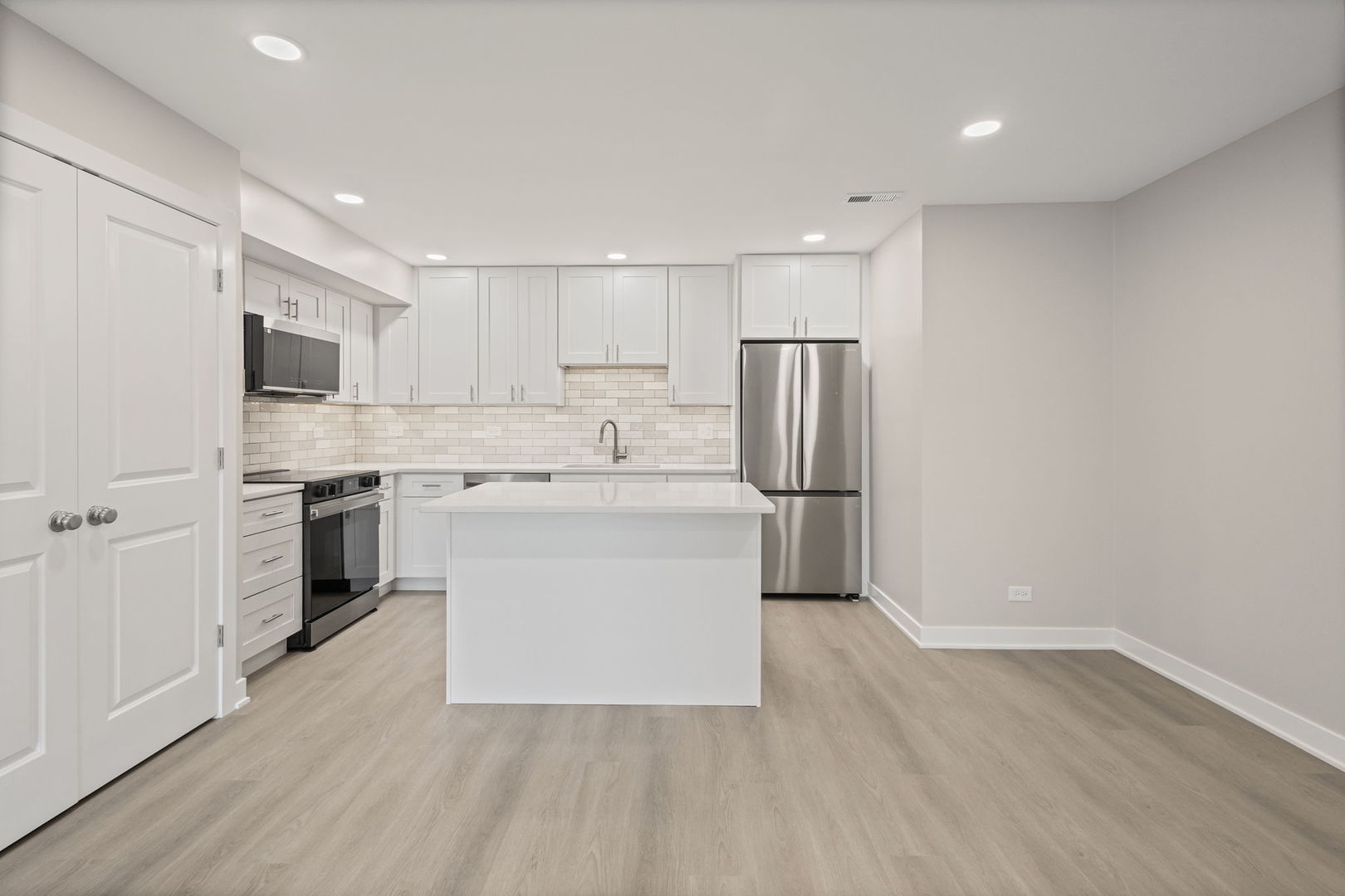 113 W Brandon Court E11