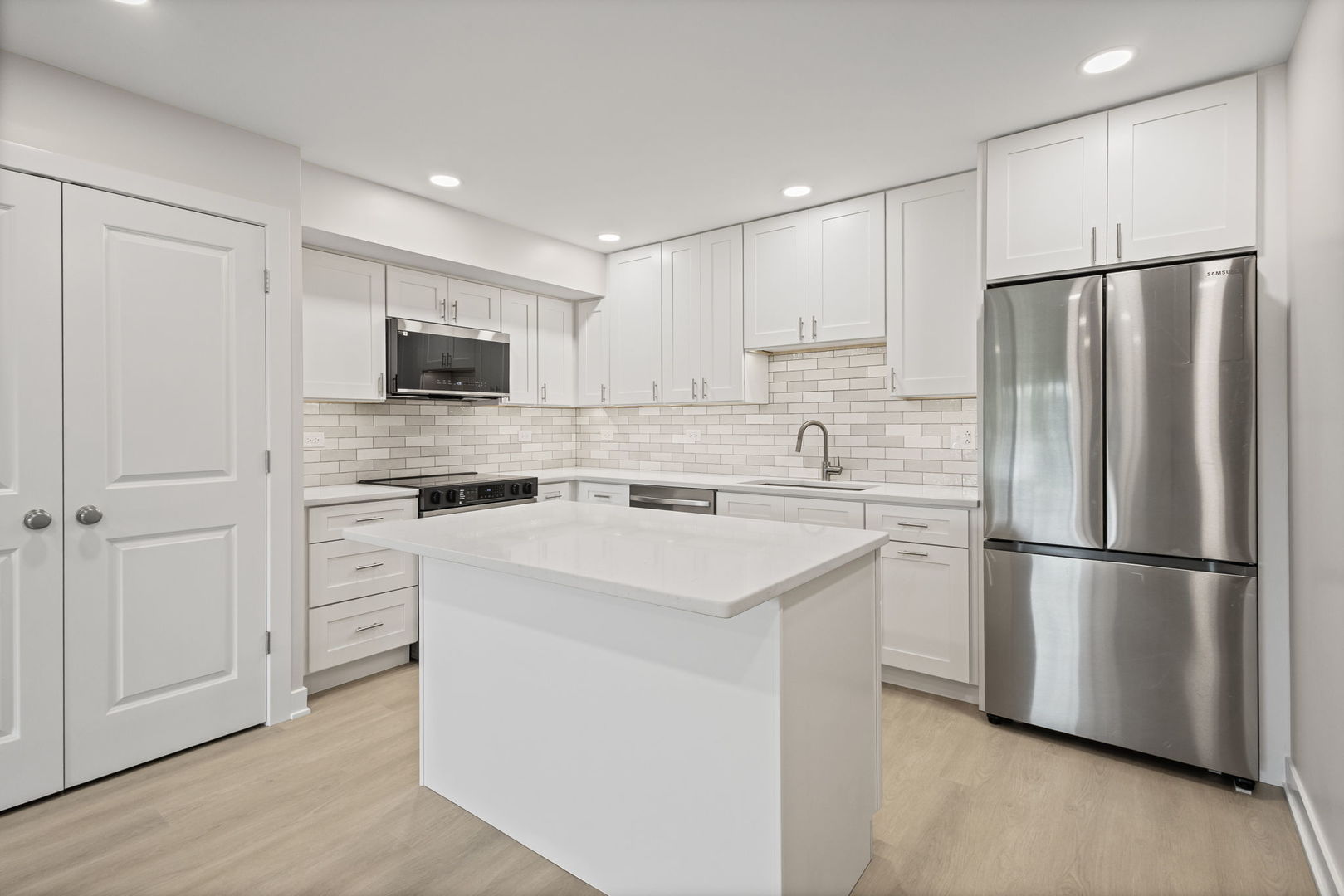 113 W Brandon Court E11