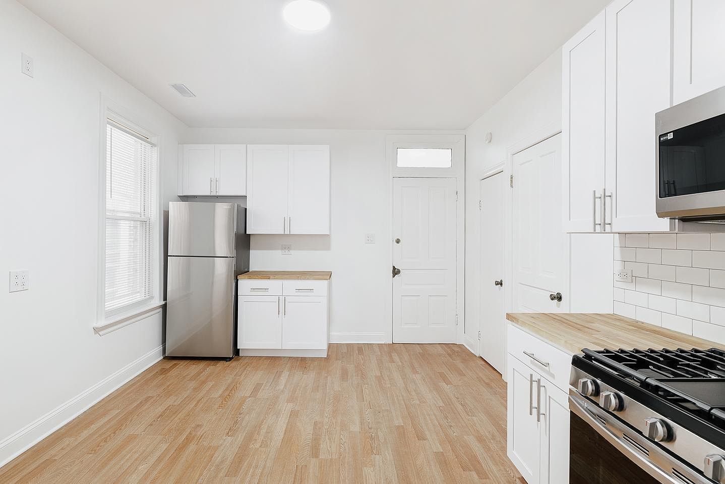 1430 W Superior Street 2R