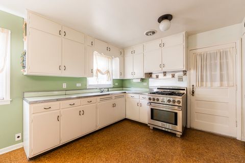 Tiny photo for 575 S Finley Road, Lombard, IL 60148 (MLS # 12498401)