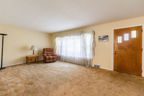 Tiny photo for 575 S Finley Road, Lombard, IL 60148 (MLS # 12498401)