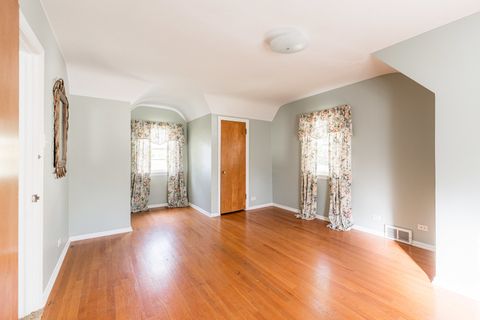 Tiny photo for 575 S Finley Road, Lombard, IL 60148 (MLS # 12498401)