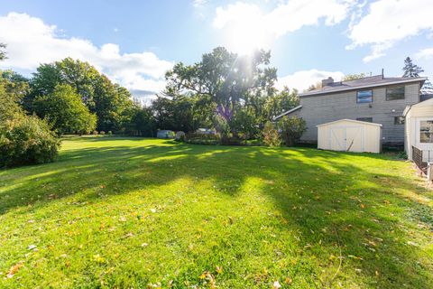 Tiny photo for 575 S Finley Road, Lombard, IL 60148 (MLS # 12498401)