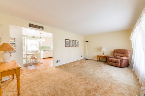 Tiny photo for 575 S Finley Road, Lombard, IL 60148 (MLS # 12498401)