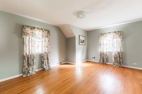 Tiny photo for 575 S Finley Road, Lombard, IL 60148 (MLS # 12498401)