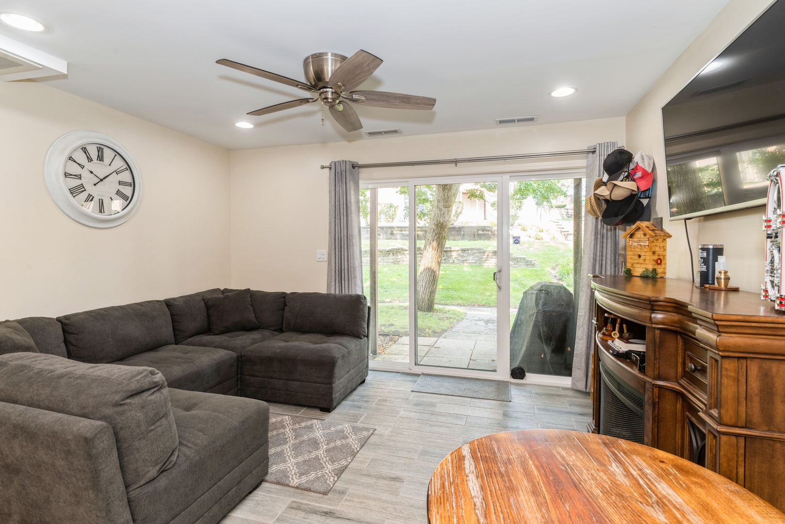 40 Bermuda Colony 5