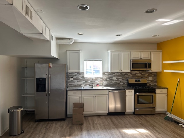 2322 W Belmont Avenue CH