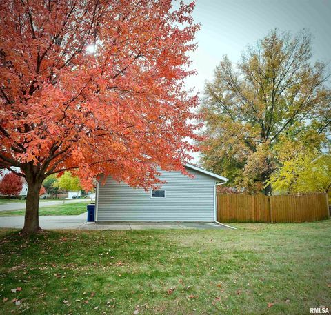 Tiny photo for 612 N 5TH Place, Eldridge, IA 52748 (MLS # QC4269795)