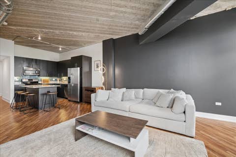 Tiny photo for 3201 W Leland Avenue #402, Chicago, IL 60625 (MLS # 12641978)