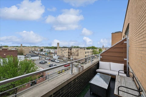 Tiny photo for 3201 W Leland Avenue #402, Chicago, IL 60625 (MLS # 12641978)