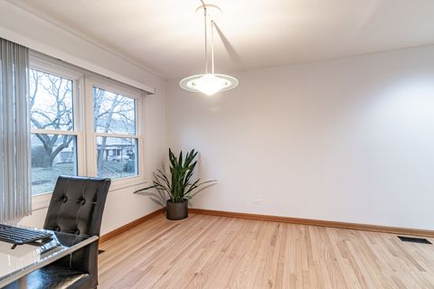 Tiny photo for 1265 Devonshire Road, Buffalo Grove, IL 60089 (MLS # 12585531)