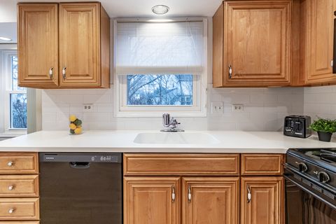 Tiny photo for 1265 Devonshire Road, Buffalo Grove, IL 60089 (MLS # 12585531)