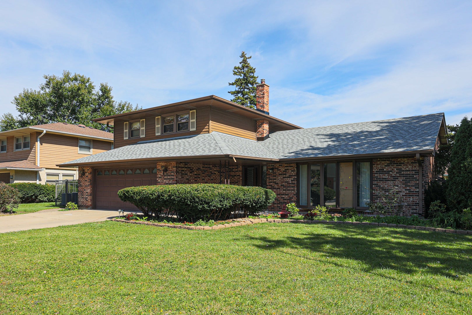 1601 N Rosetree Lane