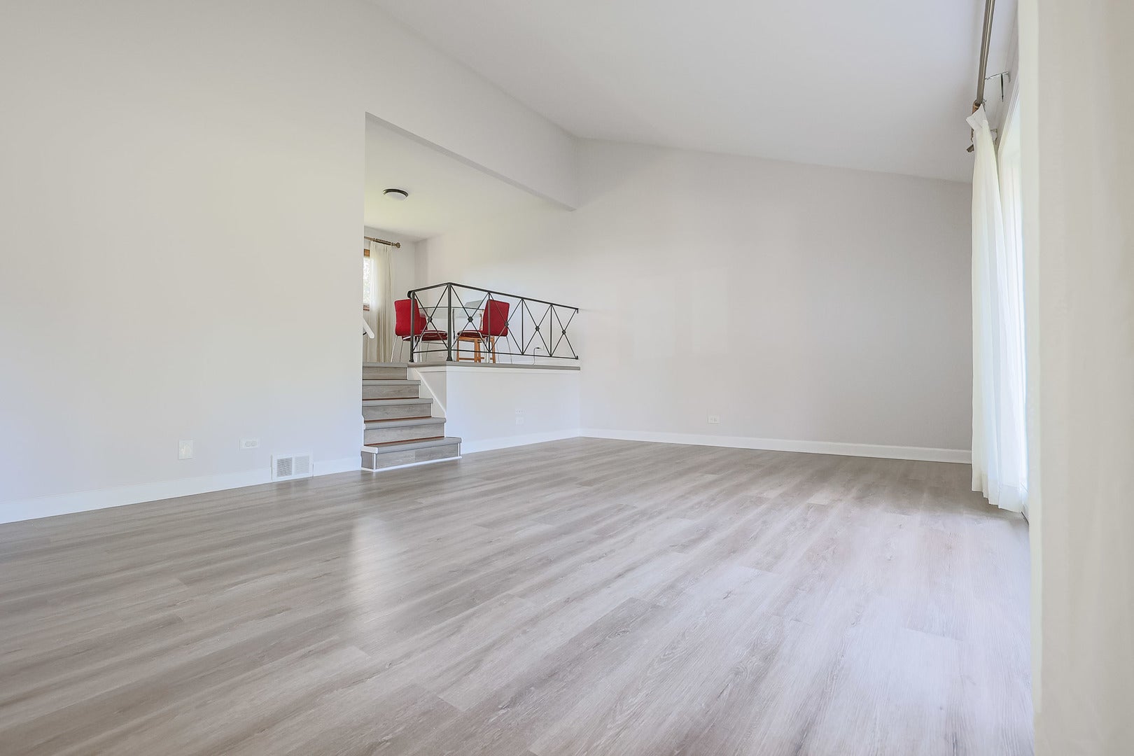 1601 N Rosetree Lane