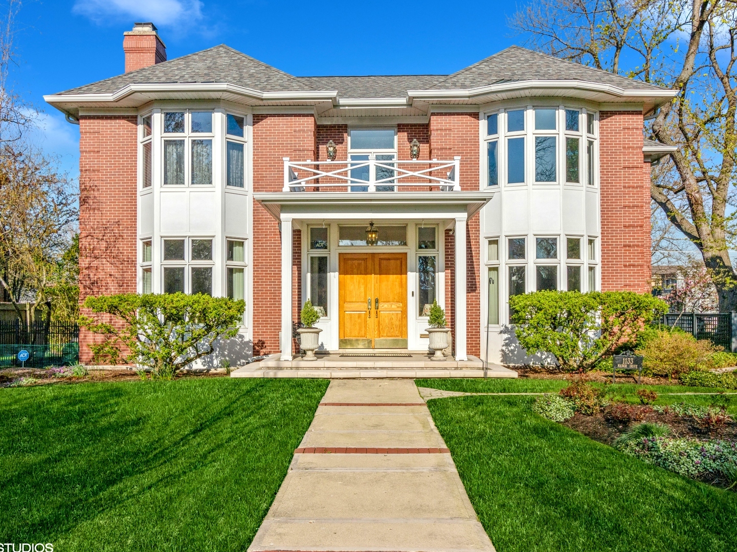 1133 Manor Drive
