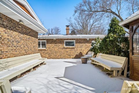 Tiny photo for 700 McClaran Avenue, Aurora, IL 60506 (MLS # 12568585)