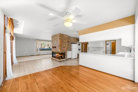 Tiny photo for 700 McClaran Avenue, Aurora, IL 60506 (MLS # 12568585)