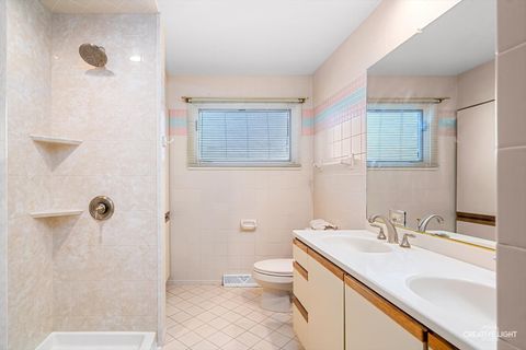 Tiny photo for 700 McClaran Avenue, Aurora, IL 60506 (MLS # 12568585)