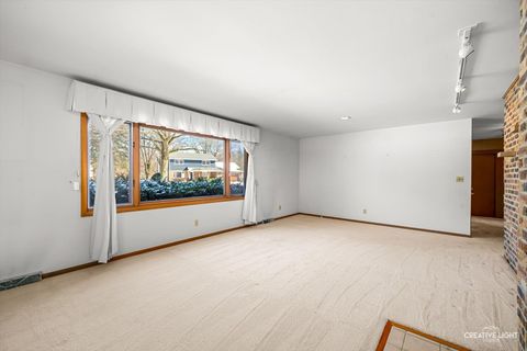 Tiny photo for 700 McClaran Avenue, Aurora, IL 60506 (MLS # 12568585)