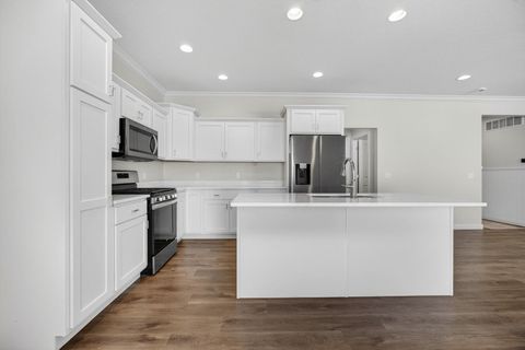 Tiny photo for 3918 ORCHARD Drive, Bettendorf, IA 52722 (MLS # 12548823)