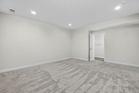 Tiny photo for 3918 ORCHARD Drive, Bettendorf, IA 52722 (MLS # 12548823)