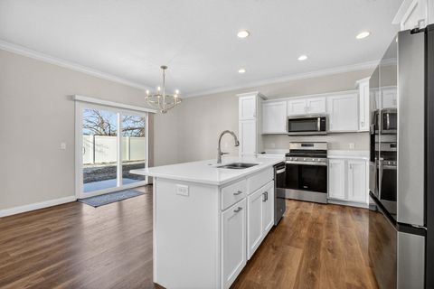 Tiny photo for 3918 ORCHARD Drive, Bettendorf, IA 52722 (MLS # 12548823)