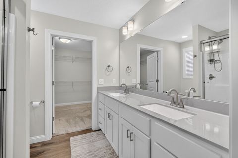 Tiny photo for 3918 ORCHARD Drive, Bettendorf, IA 52722 (MLS # 12548823)