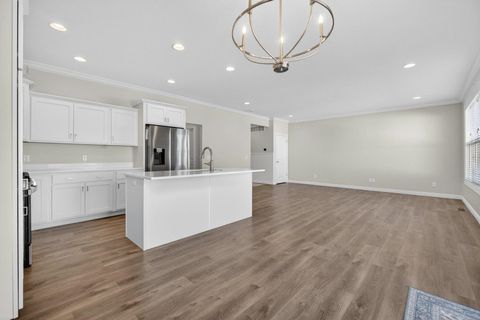 Tiny photo for 3918 ORCHARD Drive, Bettendorf, IA 52722 (MLS # 12548823)