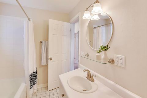 Tiny photo for 2436 N Janssen Avenue, Chicago, IL 60614 (MLS # 12499654)