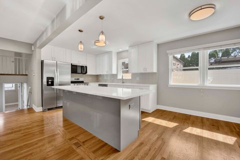 Tiny photo for 1900 Manchester Avenue, Westchester, IL 60154 (MLS # 12487766)